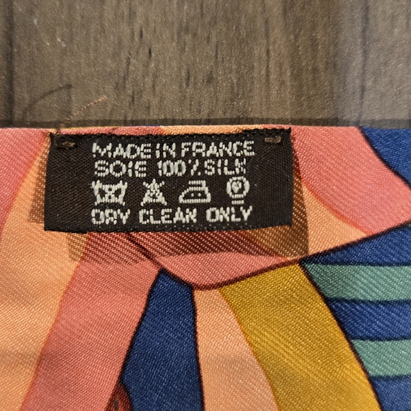 Hermes Vibrant Silk Scarf with Orange and Blue Accents - Picture 2 of 4